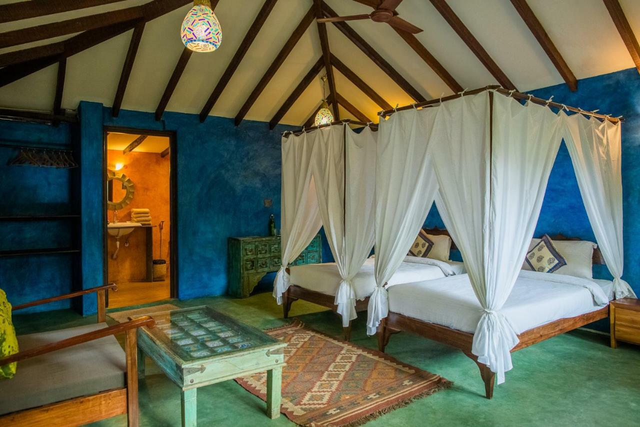 Devarya Wellness Beach Resort Morjim Rom bilde